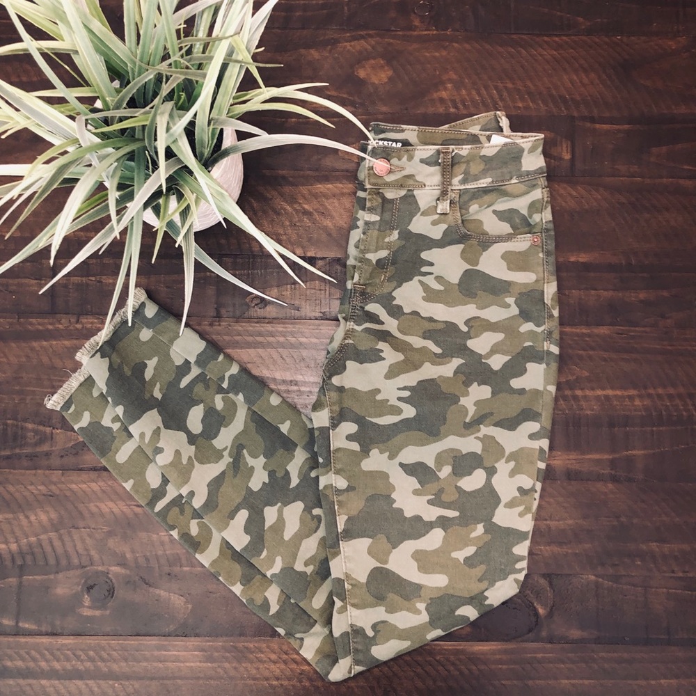 Women’s camo skinny jeans